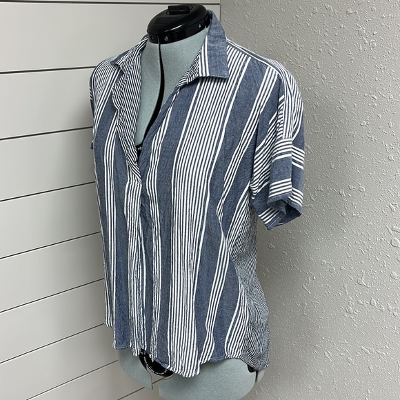 Button-Back Striped Shirt - Picture 2 of 7
